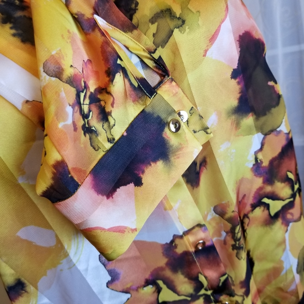 T Tahari

Printed Tonal Stripe Shirt

M - Picture 6 of 7